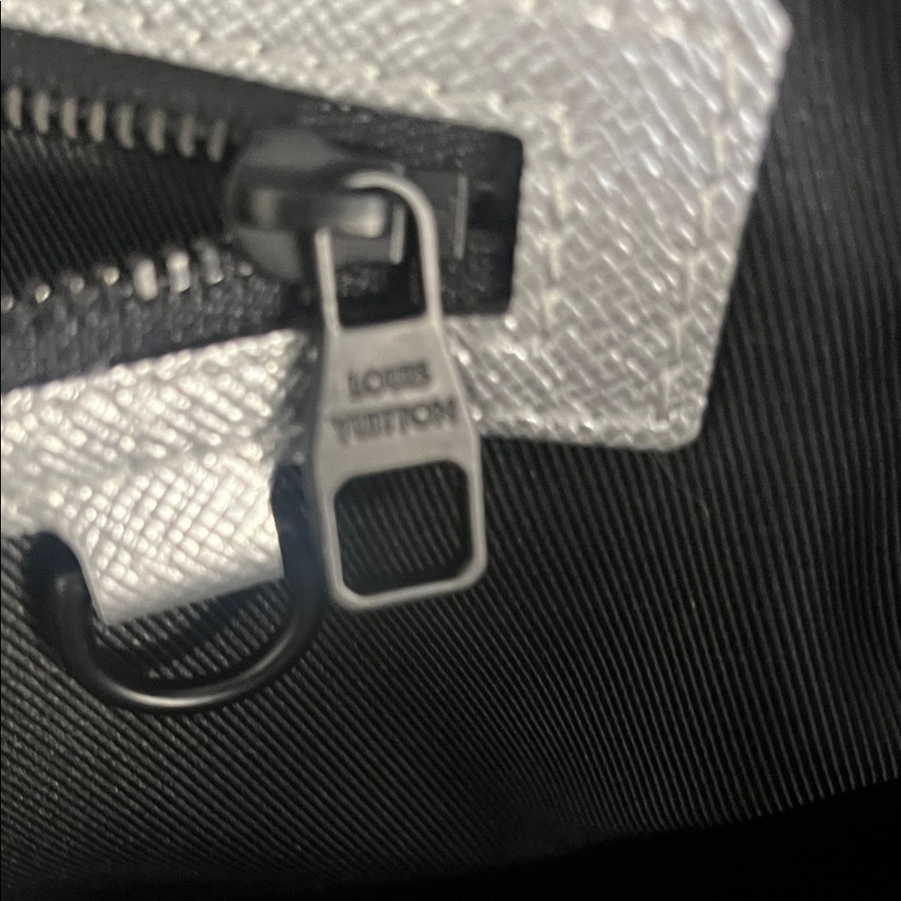 Louis Vuitton Yayoi Kusama 55 Keepall Monogram Black and Silver Duffel Bag - Picture 9 of 14
